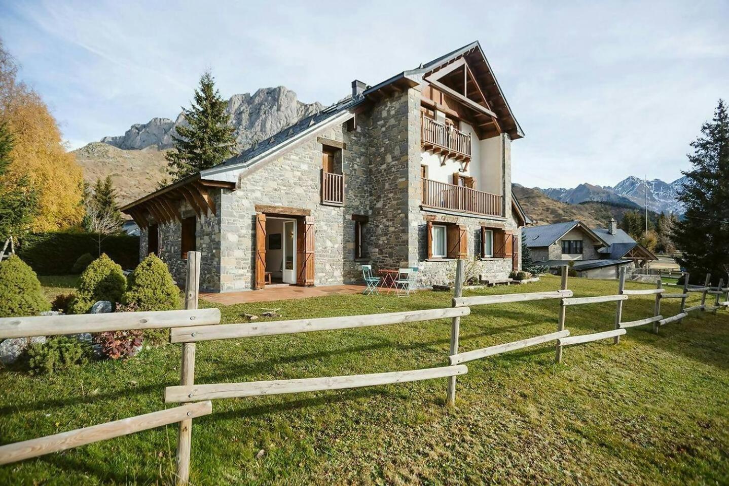 Olympia Tus Mascotas Son Bienvenidas Formigal Exteriör bild